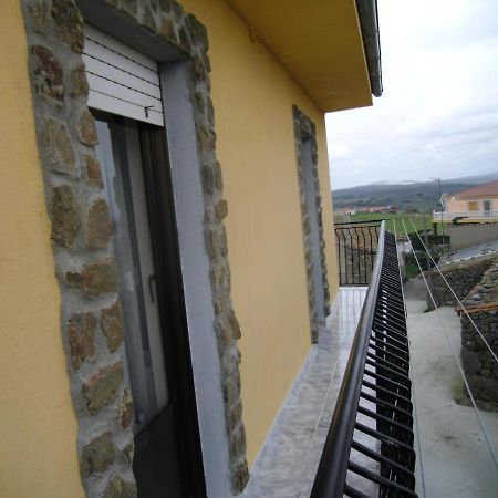 Casa Rural El Carrascal Valdefuentes de Sangusin Luaran gambar