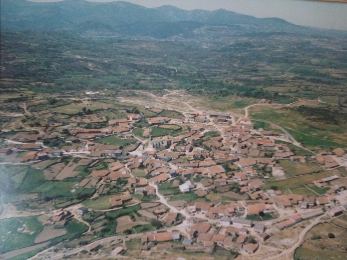 Casa Rural El Carrascal Valdefuentes de Sangusin Luaran gambar