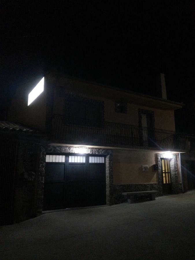 Casa Rural El Carrascal Valdefuentes de Sangusin Luaran gambar