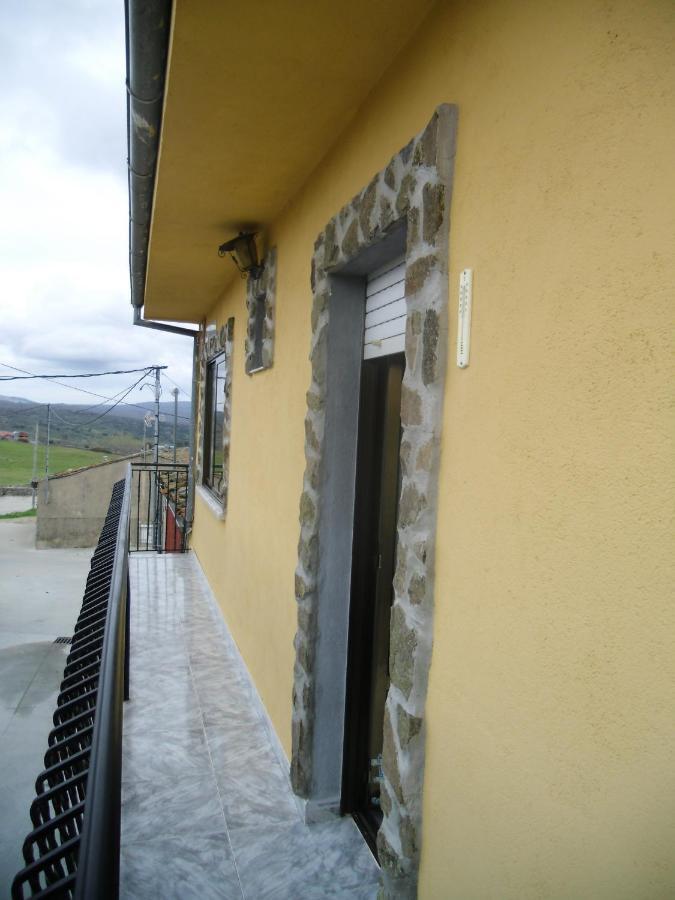 Casa Rural El Carrascal Valdefuentes de Sangusin Luaran gambar