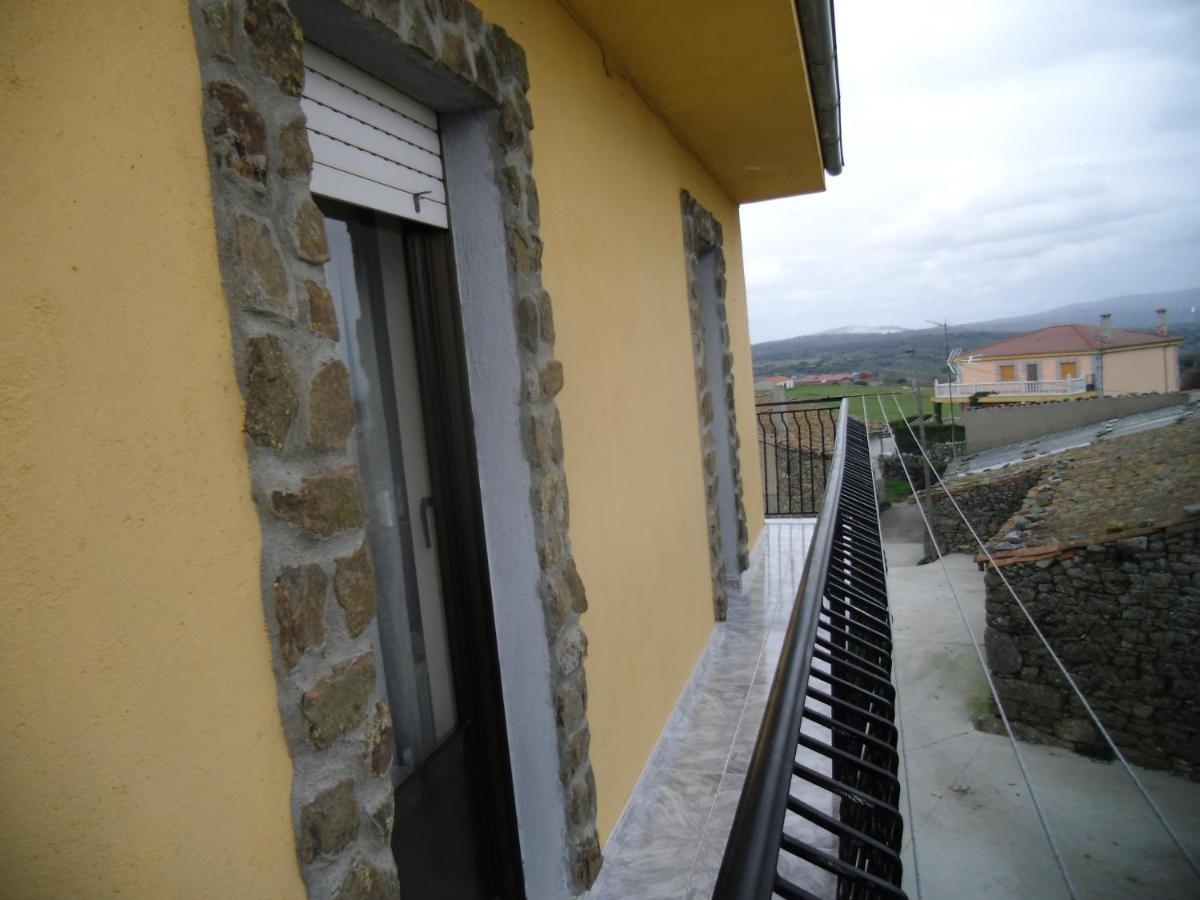 Casa Rural El Carrascal Valdefuentes de Sangusin Luaran gambar